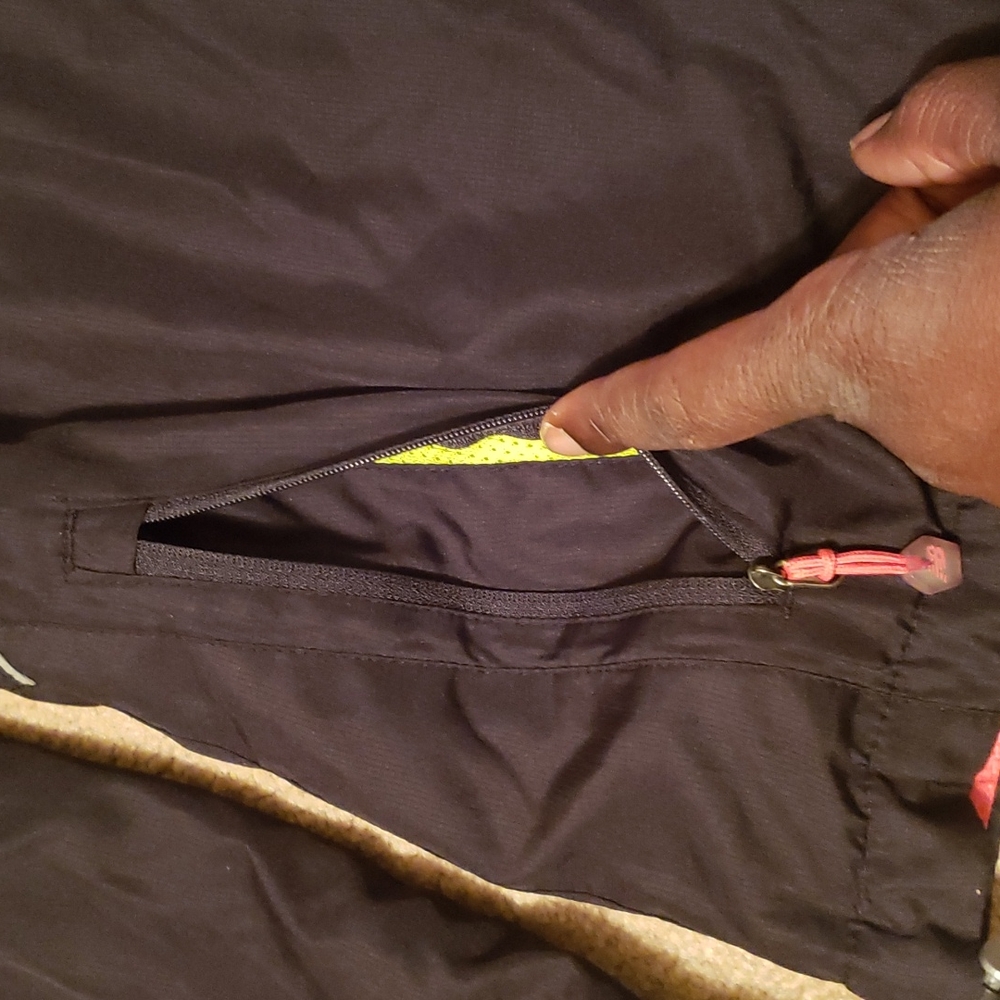 New Balance Women's Running Jacket - Picture 7 of 16